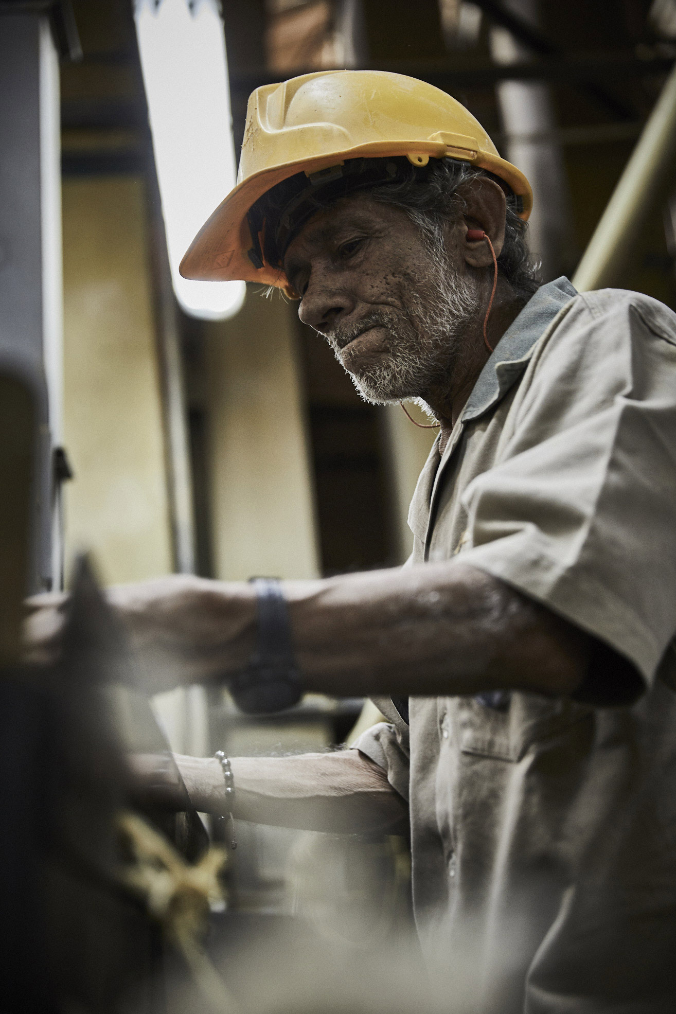 Parks-Coffee_Laumayer-Dry-Mill-Workers_063